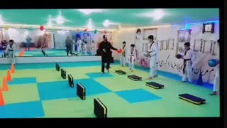 تمرینات بچه های باشگاه ایرانا ( وبلاگ آکادمی قهرمانی تکواندو استادمنصور بهرامی )