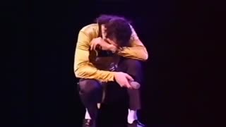 گریه کردن مایکل جکسون در کنسرت برای طرفدارش