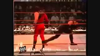 مسابقه آندرتیکر و کین در آتش رسلمینیا 1998