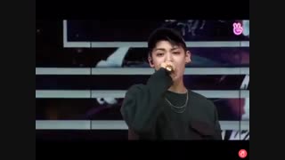 اجرای زنده کاور آهنگ  young blood از گروه A.C.E