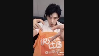 یعنی ییبوXDDخدایا:/...wang yibo