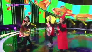 اجرا زیبا آهنگ WAGGYاز마마무 با تم خوراکی