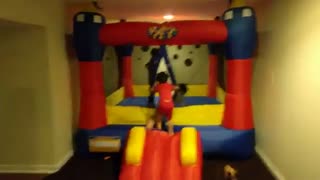 قلعه بادی کودک خانگی