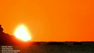 یه فیلم از خورشید گرفتگی خیلی قشنگه