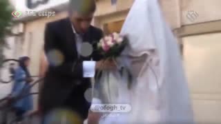 گریه ی همسر شهید روح الله قربانی هنگام ورود به منزل