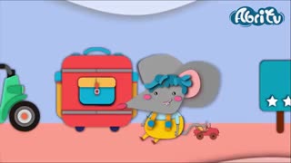 آبی به مسافرت میره