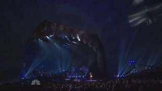 اجرای Last Christmas از آریانا گرانده