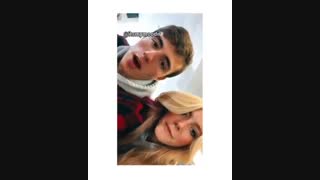 دختره از دوستاش میپرسه به نظرتون من خوشگلم