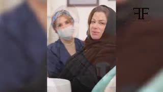 همیشه می خندم