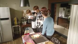 قسمت 2 سریال همسایه بغلی اکسو +زیرنویس فارسی EXO Next Door