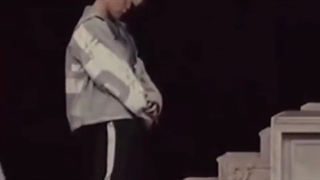 دوست دارم قیافه اونی که ویدیو هامو گزارش میده ببینم