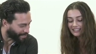 سوتی جالب سوداارگینجی در کنار اکین کوچ