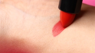 تست رژلب های جامد کالیستا