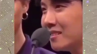 قبل از اینکه گریه کنه میخنده :)