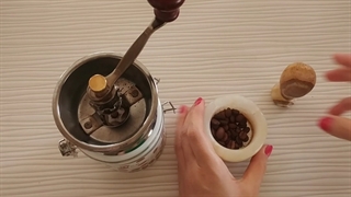 آسیاب قهوه با آسیاب قهوه دستی