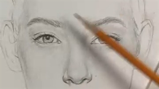آموزش طراحی چهره با مداد سیاه