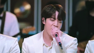 اجرای آهنگ Dynamite در MTV