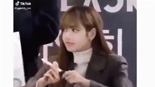 لیسا .................(: