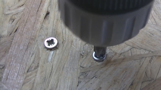 چگونه پیچ زنگ زده و یا هرز شده را باز کنیم؟ | مگا پیچ