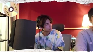 قرنطینه به همراه V  بی تی اس