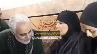 هدیه حاج قاسم به مادر شهید و هدیه مادر شهید به حاج قاسم / shahid solimani