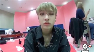 کیوت‌ترین لحظه‌های بنگ‌چانXD وای عالیه ببینید XD