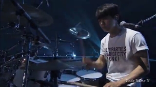 کنسرت CNBLUE - آهنگ puzzle - فوکوس روی مین هیوک