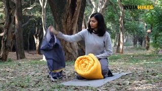 چگونه کیسه خواب را جمع کنیم؟ آموزش ویدیویی