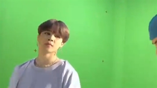 کسی اسلحه ی منا ندیده؟ الان چه اتفاقی افتاد ؟؟ چیشد؟؟ من رفتم بمیرم