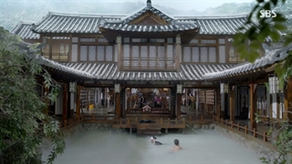 قسمت اول سریال عاشقان ماه (۲۰۱۶)