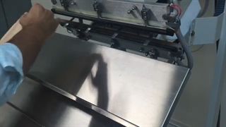 بسته بندی قهوه توسط دستگاه بسته بندی سیل وکیوم