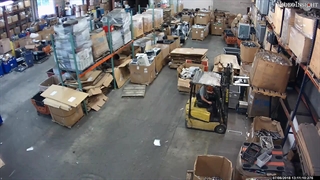 شبه حادثه در انبار هنگام کار با لیفتراک