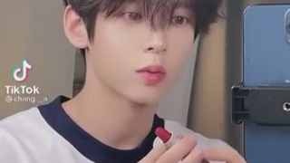 اوخی چقد کیوت الهی♡♡