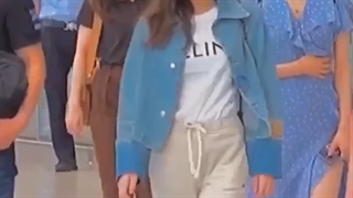 هر چی میپوشه بهش میادد