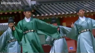 کسی اسم سریالو میدونه؟؟نزدیک به یک ماهه دنبالشم ولی پیدا نکردم دیگه داره اشکم در میاد:(((