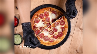 پیتزا پپرونی در نزدیکی ساحل نوشهر