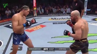 مبارزه الکساندر ولکانوفسکی با برایان اورتگا در UFC 266