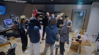 پشت صحنه ضبط اهنگ my universe