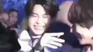 تهیونگ میبینه و انجام میده..