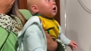 بچه ها که ادای بزرگا رو در میارن از دستش نده . خیلی باحاله