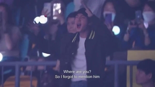 هوپی: جین؟ جین؟ کجایی؟ هوپی: ورلد واید هندسام ما سوکجین کیم/ جین: جیهوپ عاااشقتم(خیلی کیوتن من که مردم براشون)