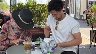 بررسی زشت ترین دمپایی دنیا با شاهرخ استخری و همسرش سپیده