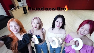 چیر گاید/فنچنت آهنگ Born to be از ایتزی